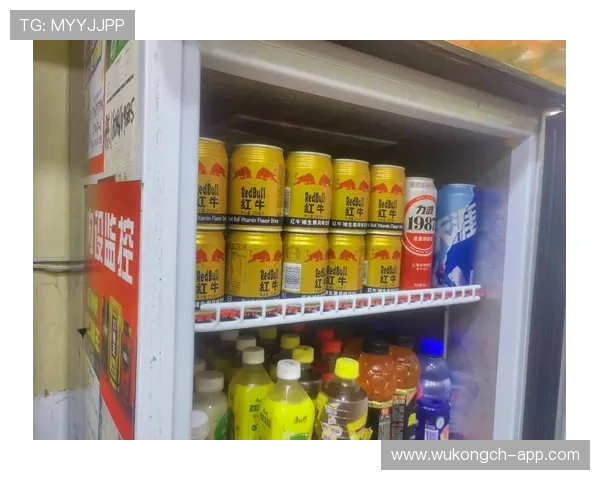 傅园慧家的冰箱里塞满了红牛，训练完直接对瓶吹