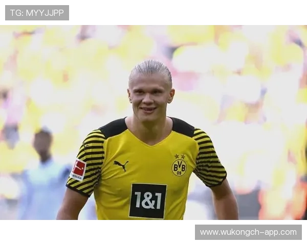 哈兰德背身能力与持球效率的战术角色解析