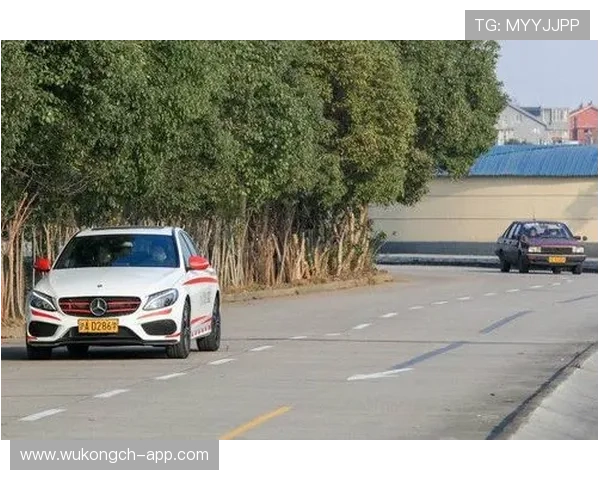 徐嘉余比赛后直接换豪车，教练一脸懵这生活谁顶得住啊