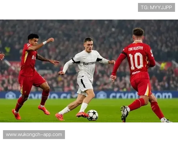 维尔茨与京多安的中场角色对比：组织风格与战术功能差距在哪？