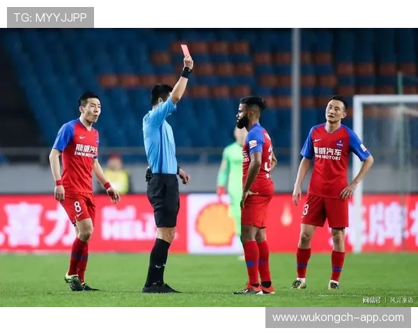 守门员犯规判罚：禁区内导致点球与罚牌的关键判断