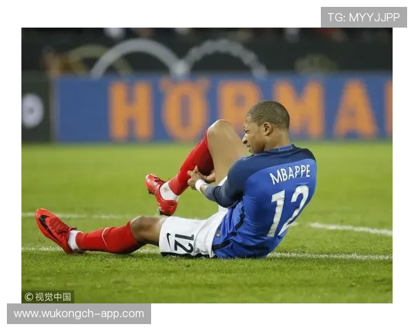 受伤倒地中断时裁判如何判罚规则全解析