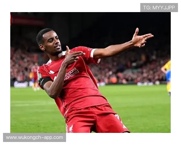 利物浦崩盘危机？战术失误暴露防守漏洞，豪华阵容却难保争冠地位！