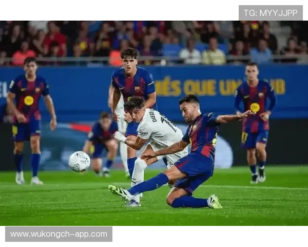 巴萨领先优势缩小：当前阶段表现波动对争冠形势产生影响