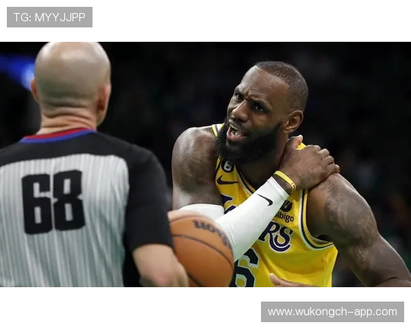 恢复比赛的规则：裁判如何根据中断原因决定开球方式