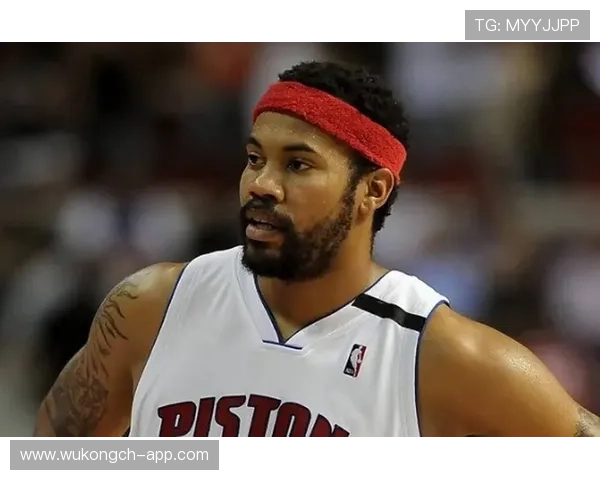 拉希德·华莱士内线强攻制造错位提升防守效率